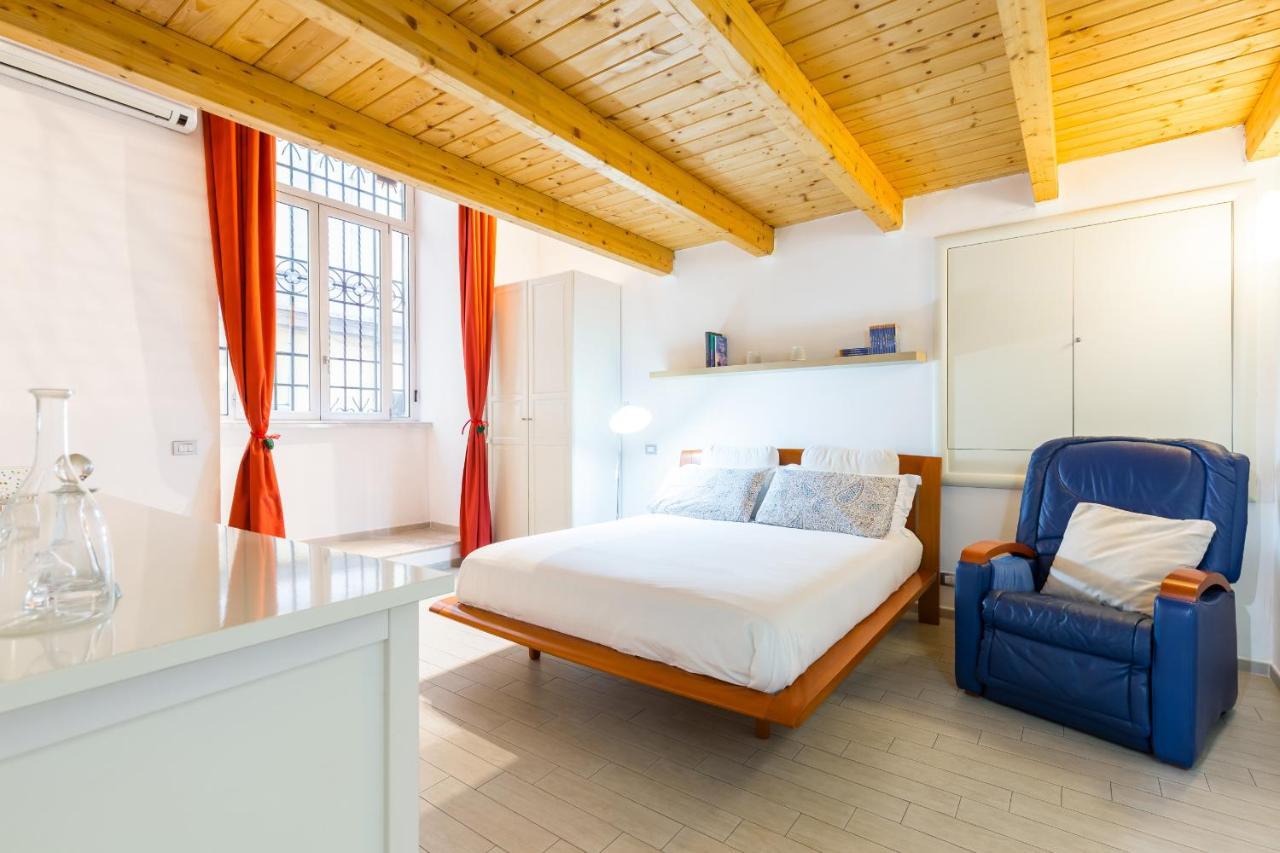 Ma Maison - Family Apartment At The Historical Center Napoli Eksteriør billede